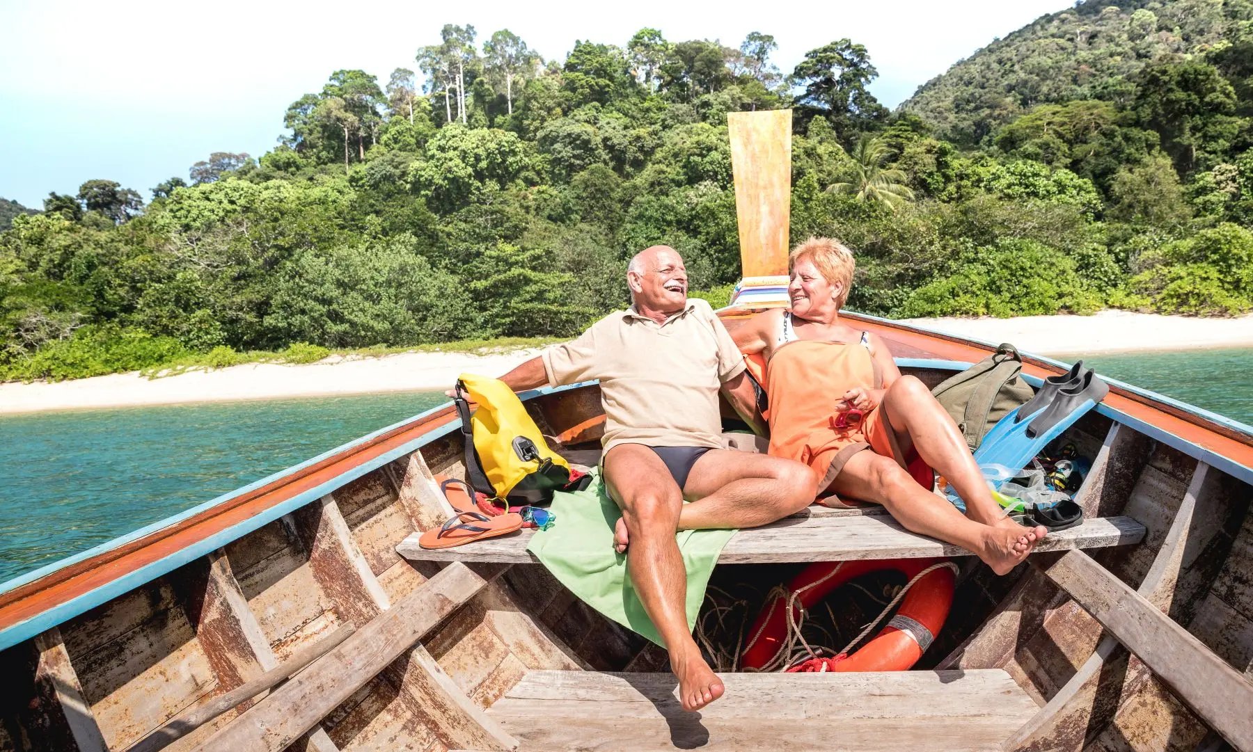 living-long-stay-couple-boat